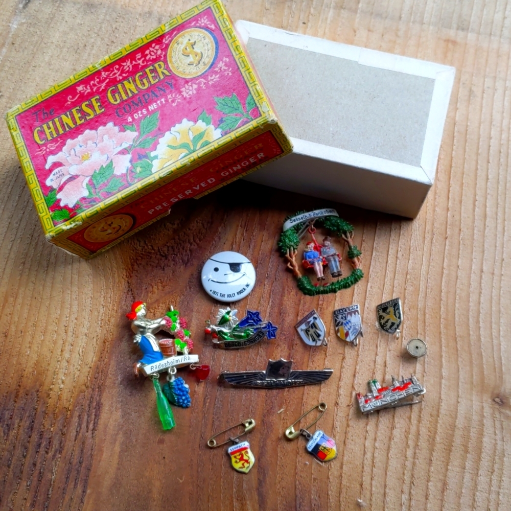 Vintage Flight Wings Stewardess Silver Pin + bonus vintage German pins